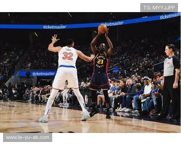 唐斯三分中锋威力解析：从阴霾到爆发，如何靠远投锁定胜局